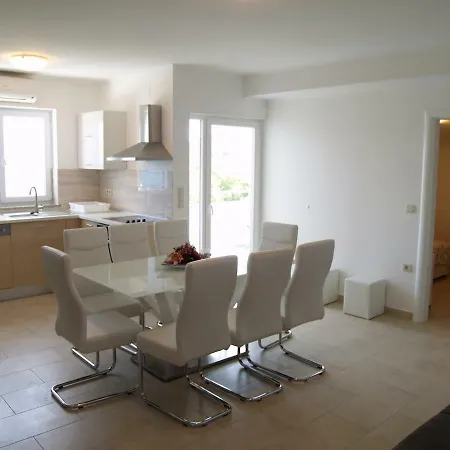 Apartment Majer Preko